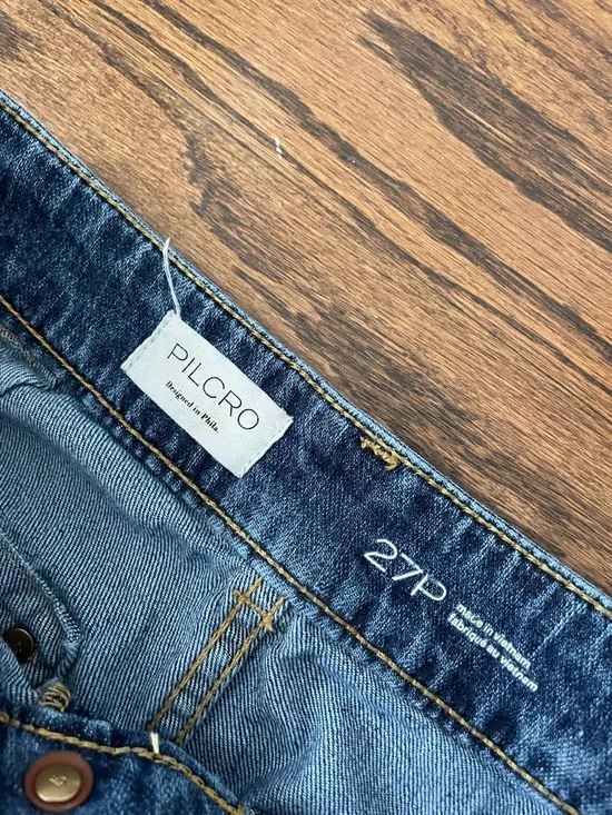 Pilcro The Wanderer Petite Mid-Rise Relaxed Jeans - Picture 5 of 7